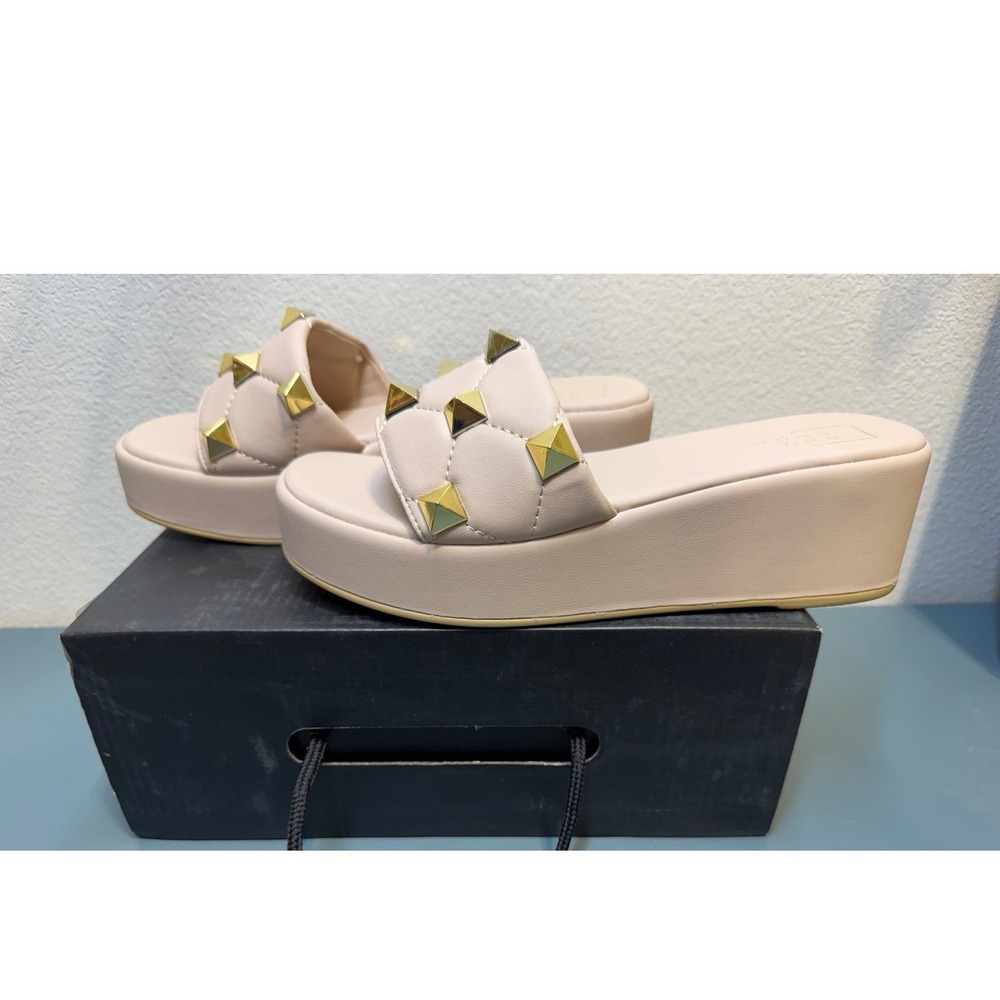 Shu‎ Shop Nude Wedge Gold Pyramid Studded Platform Slide Sandals Womens 8.5